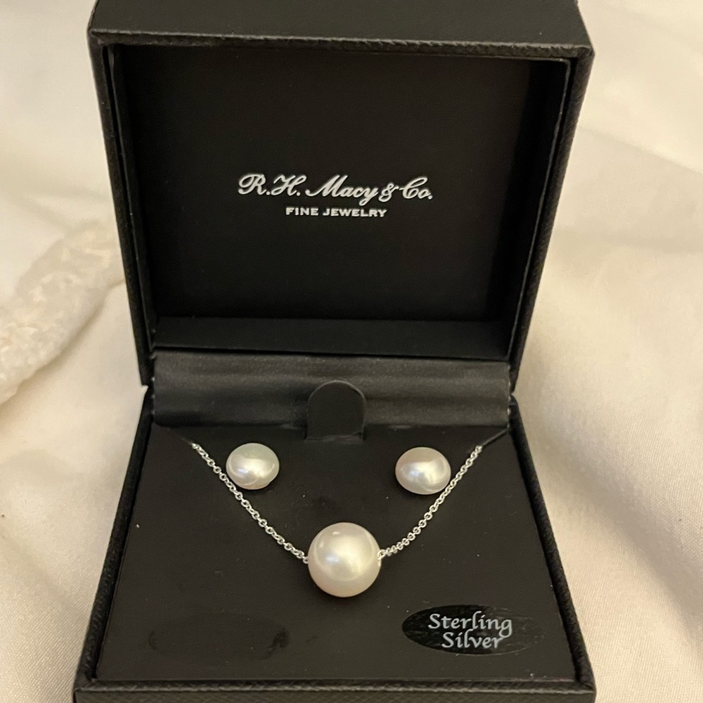 R.H Fine Jewelry